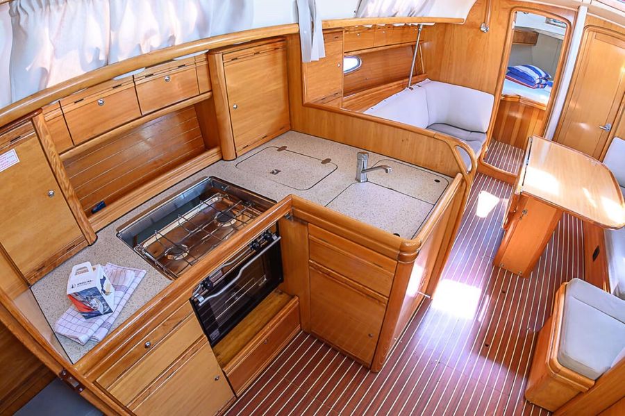 2007 Bavaria 37 Cruiser