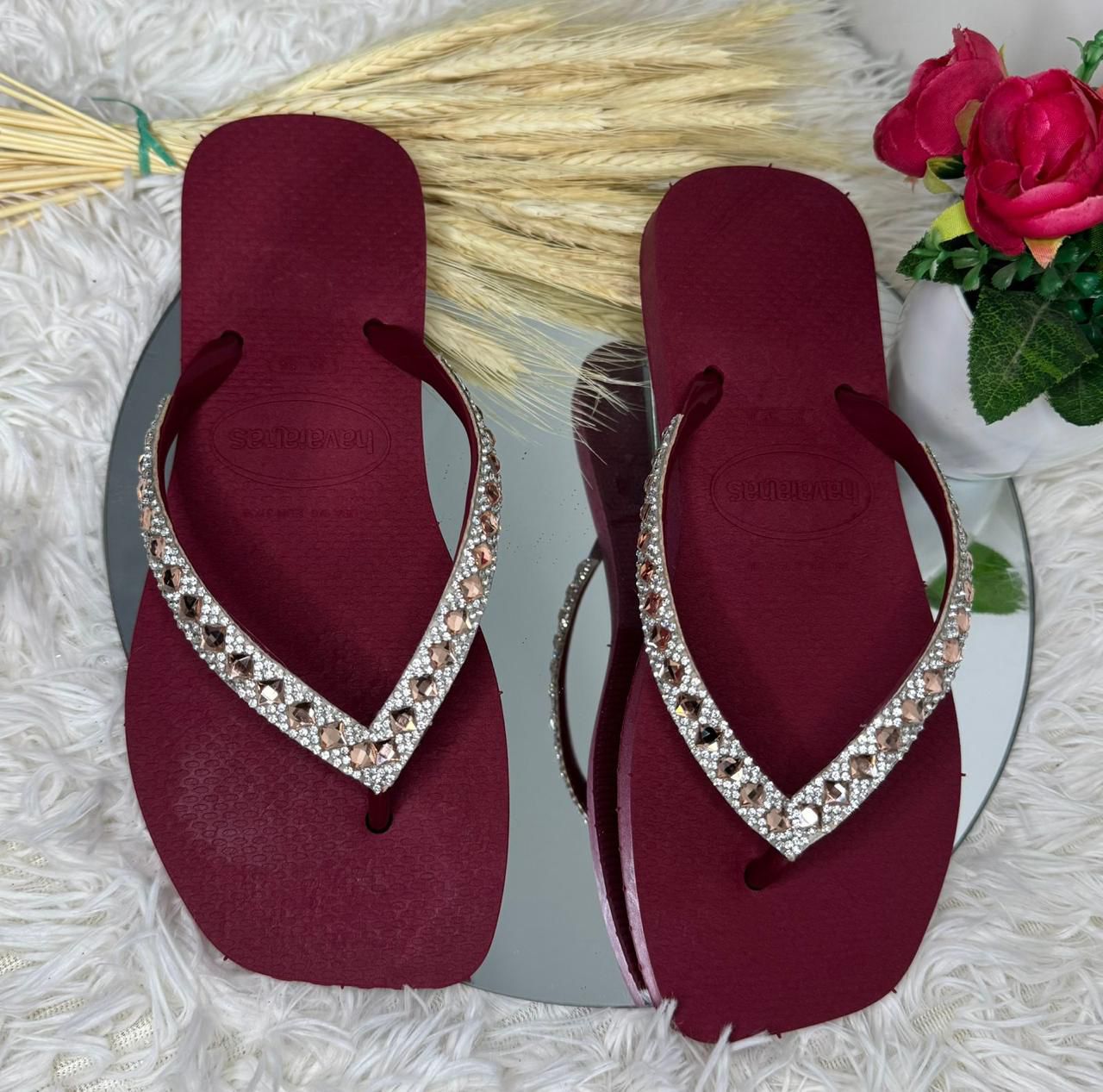 Chinelo Havaianas Bico Quadrado com pedrarias e strass  (Atacado 12 pares)