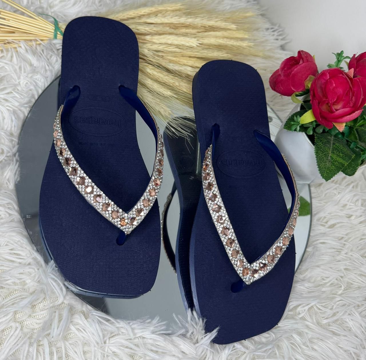 Chinelo Havaianas Bico Quadrado com pedrarias e strass  (Atacado 12 pares)