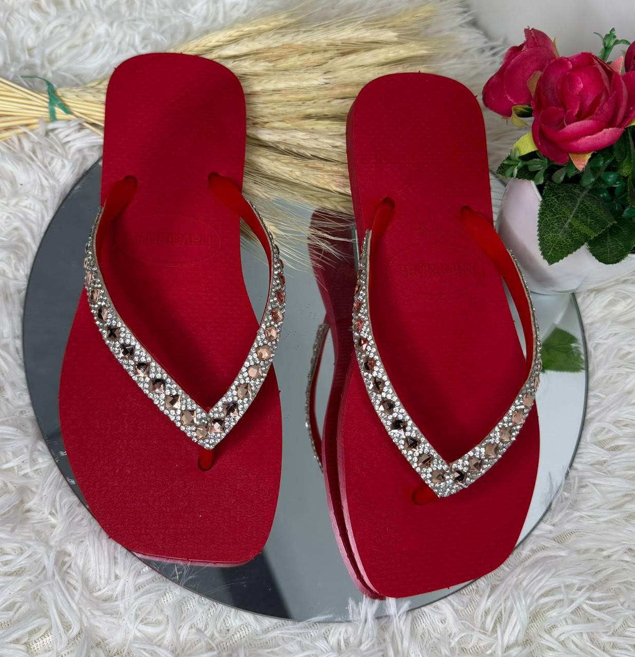 Chinelo Havaianas Bico Quadrado com pedrarias e strass  (Atacado 12 pares)