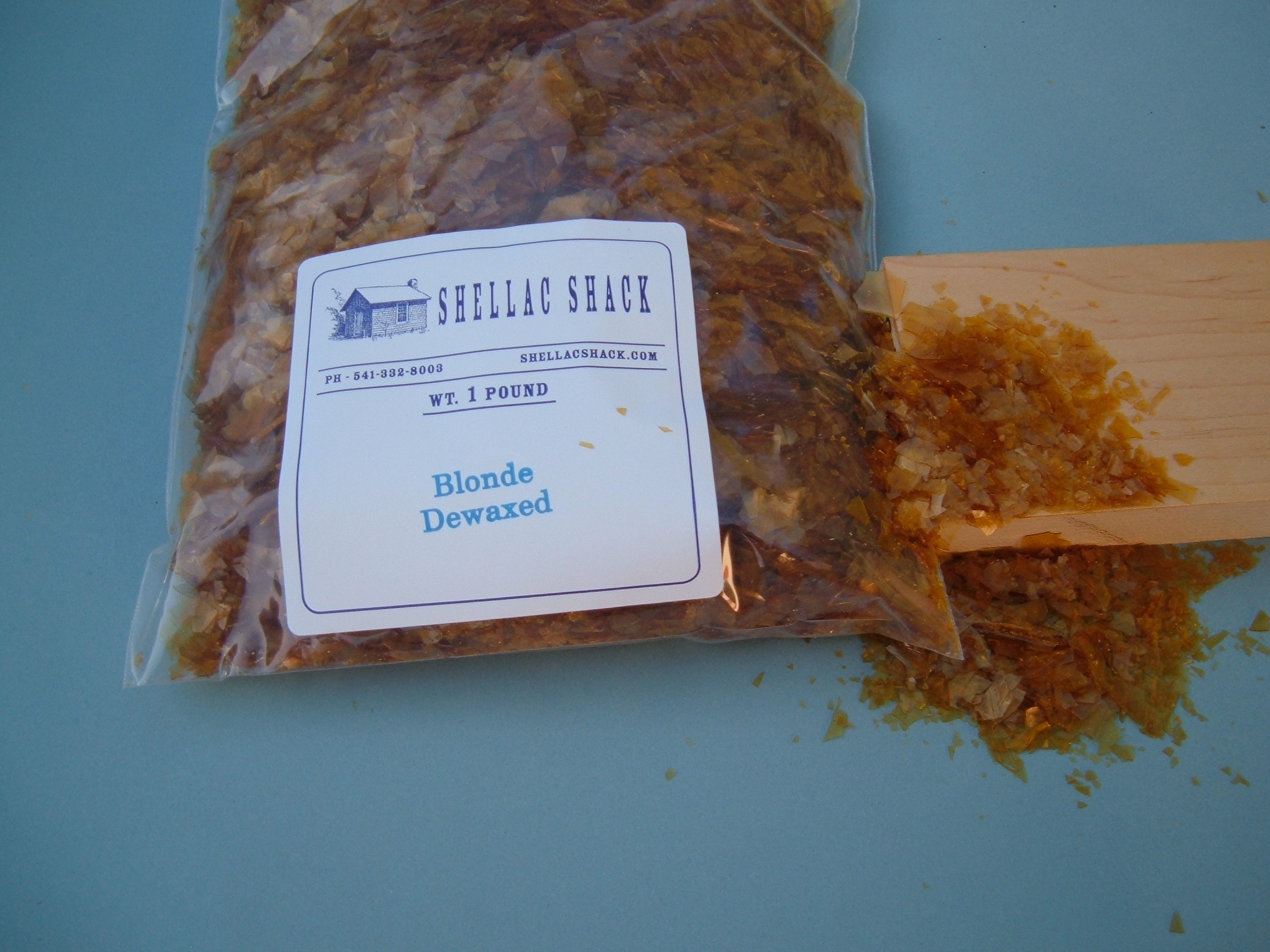 Blonde Dewaxed Shellac Flakes