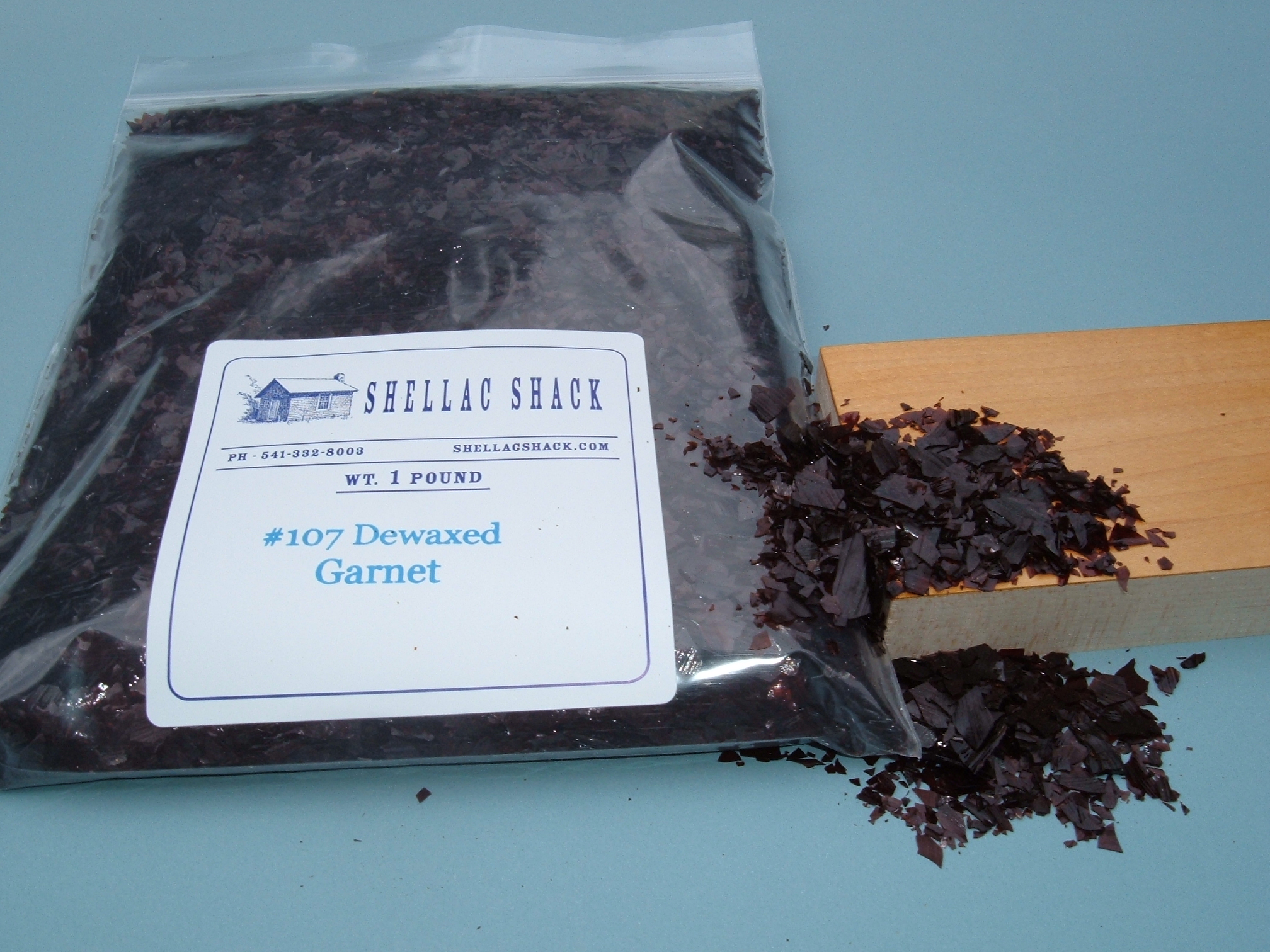 Dewaxed Garnet Shellac Flakes