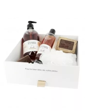 Coffret Vanille – Lavant mains 500 ml, Gel douche 250 ml, Savon parfumé 100 g, Eau de toilette 50 ml, Fleur de douche