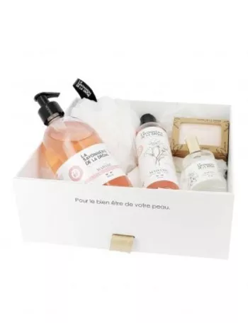 Coffret Madame – Lavant mains 500 ml, Gel douche 250 ml, Savon parfumé 100 g, Eau de toilette 50 ml, Fleur de douche