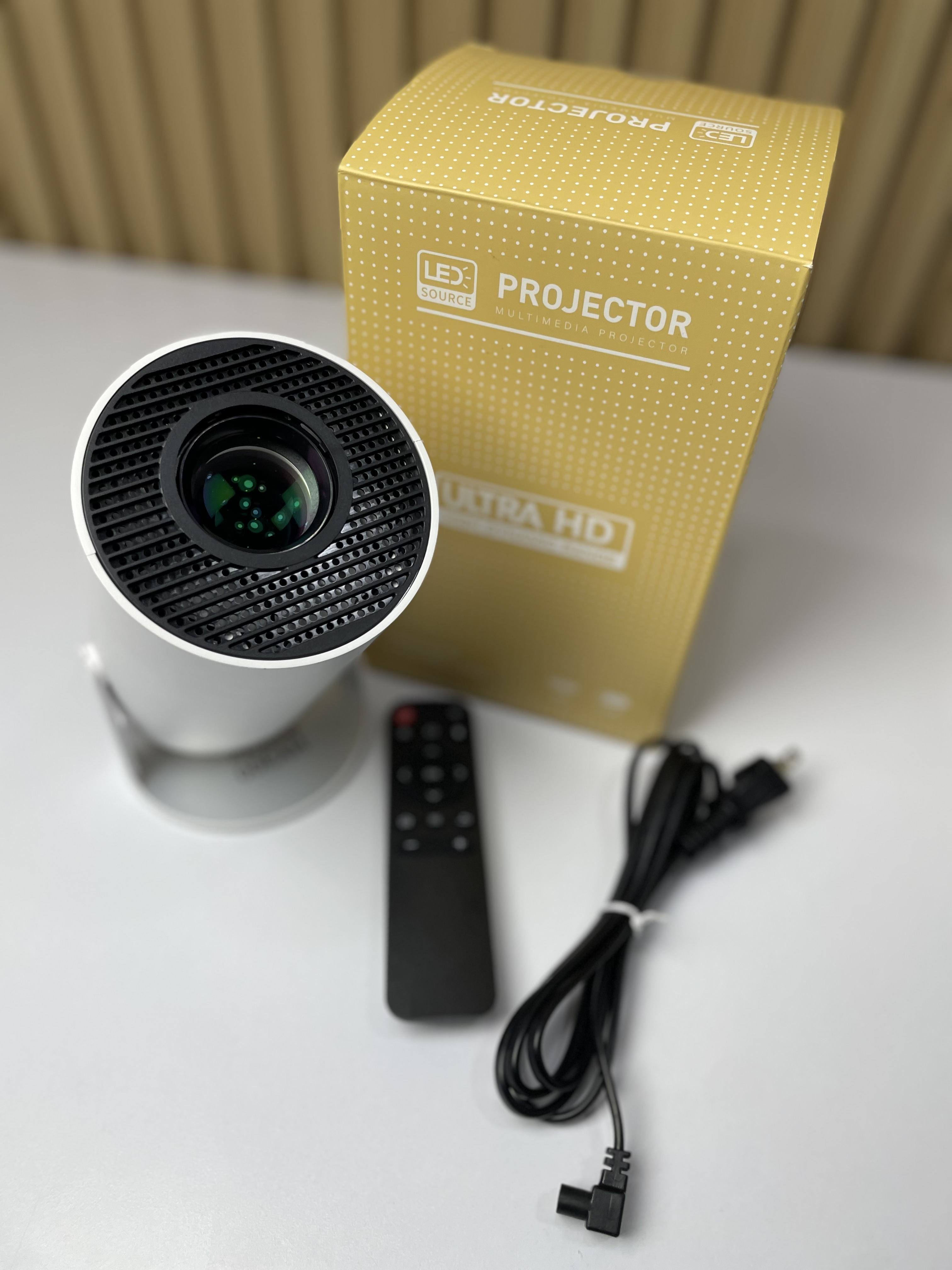 Proyector HY300