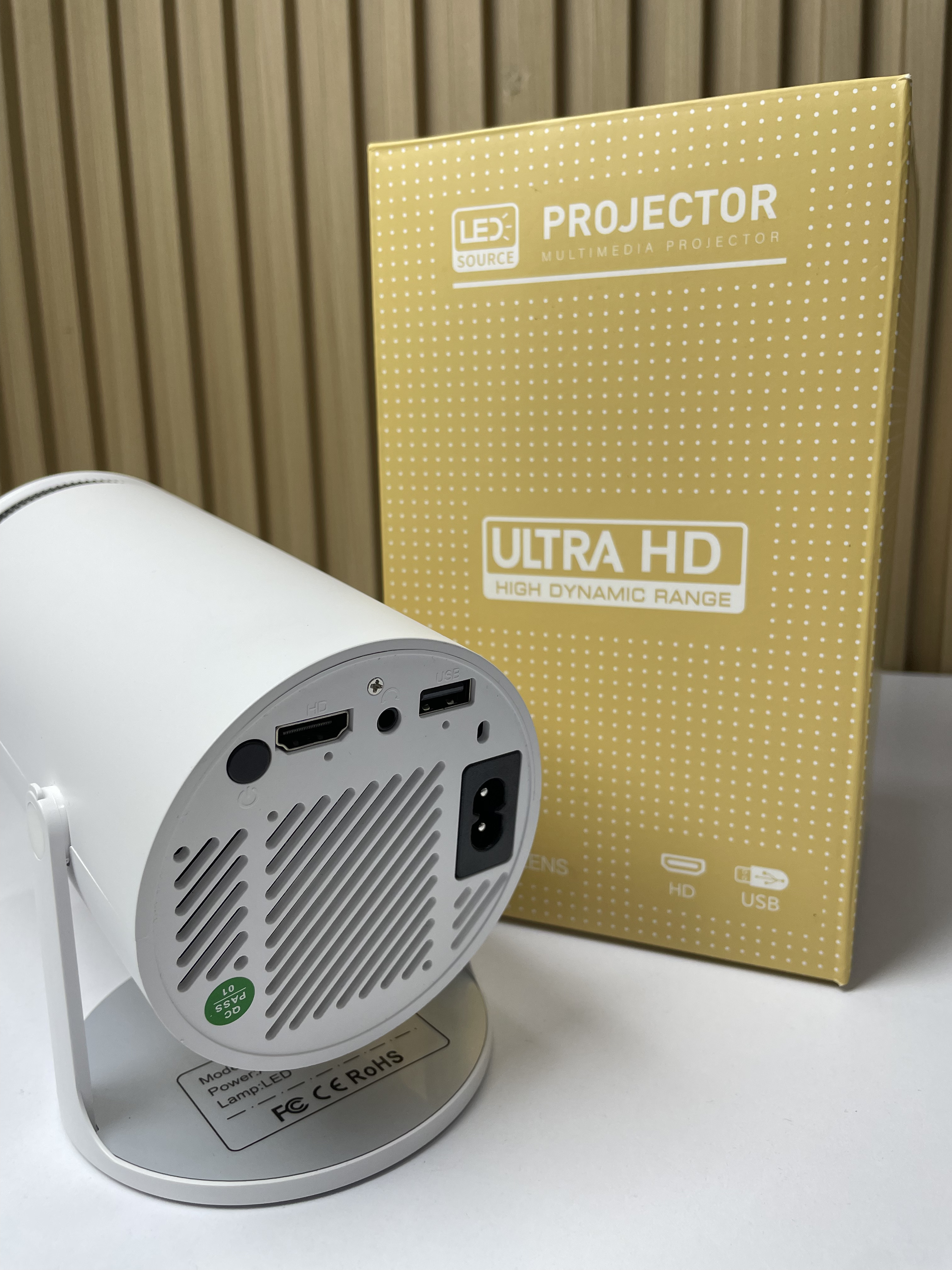 Proyector HY300