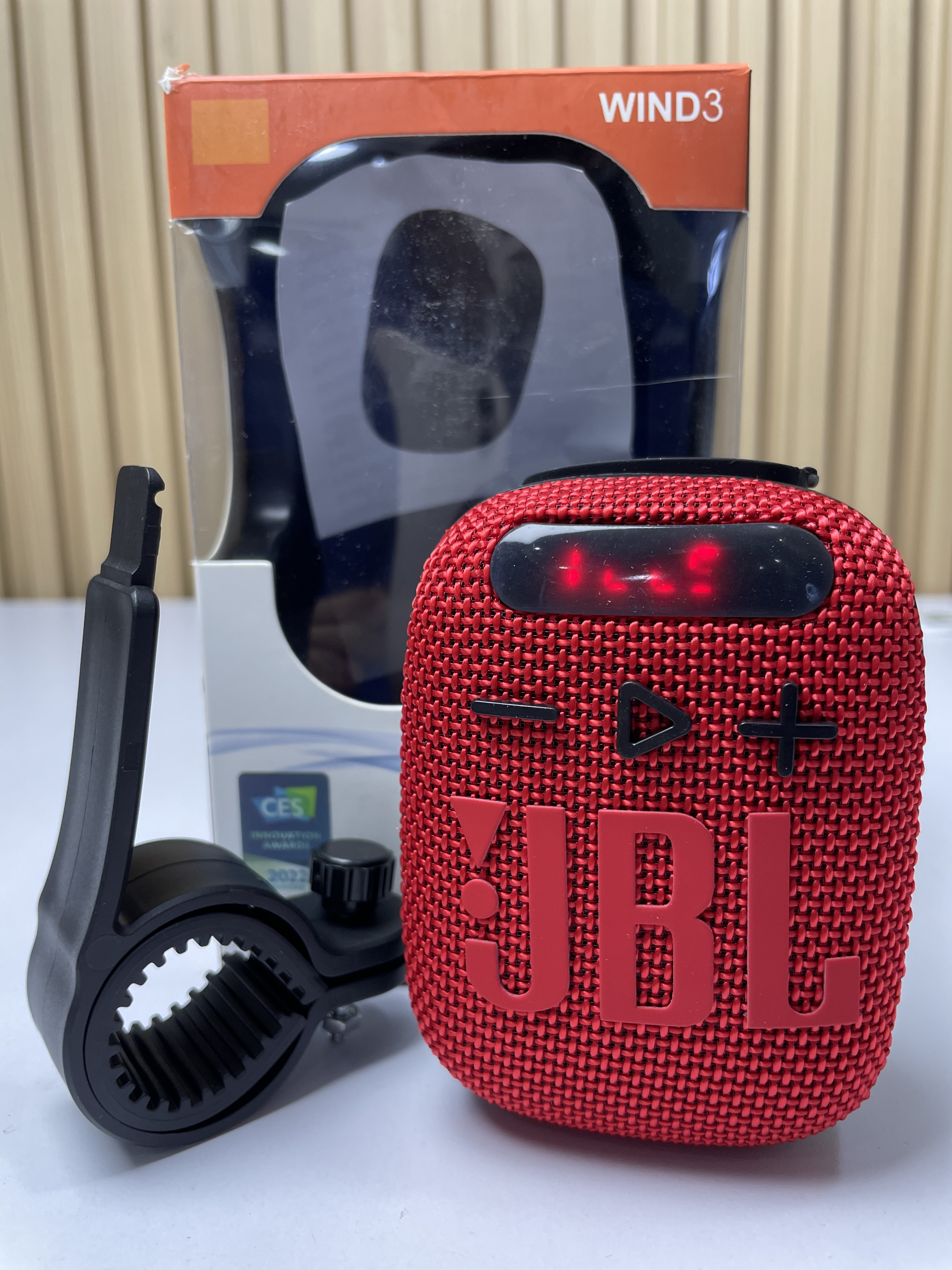 Parlante JBL Wind 3 pantalla
