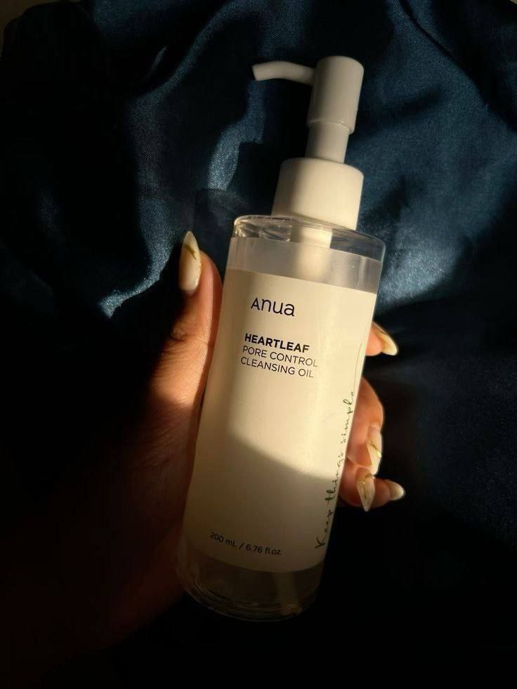 Anua Heartleaf Pore Control Cleansing Oil
