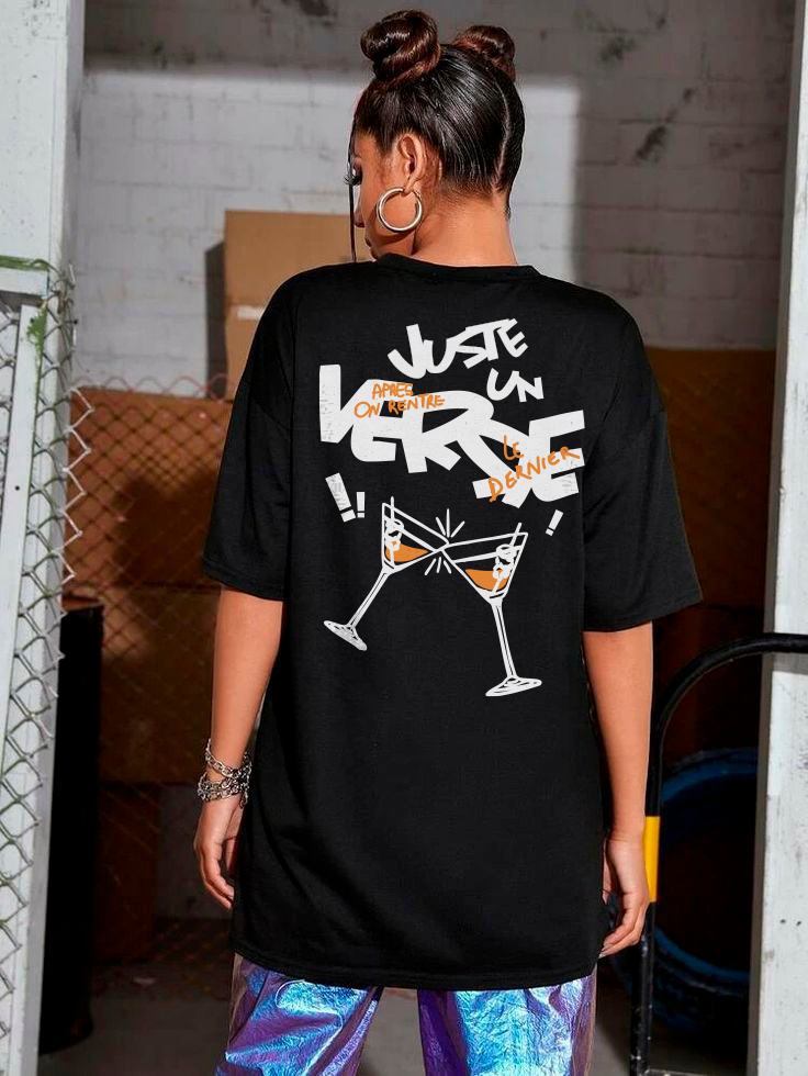 T-shirt graphique 'Juste un verre'