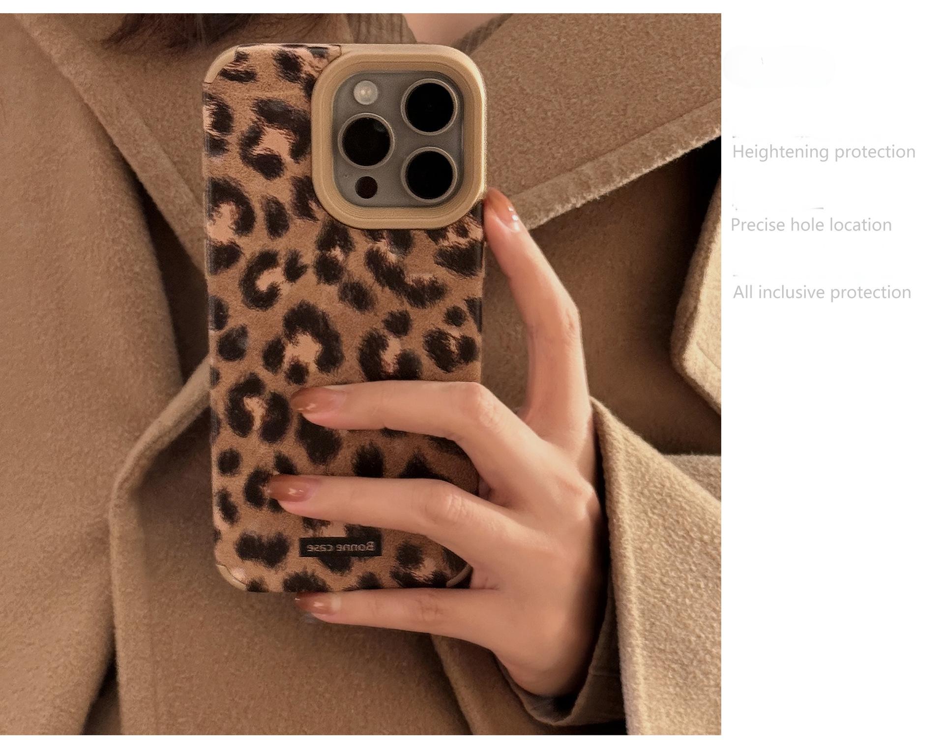 Chic Fashion  elegant, timeless leopard print with a feral allure phone case 