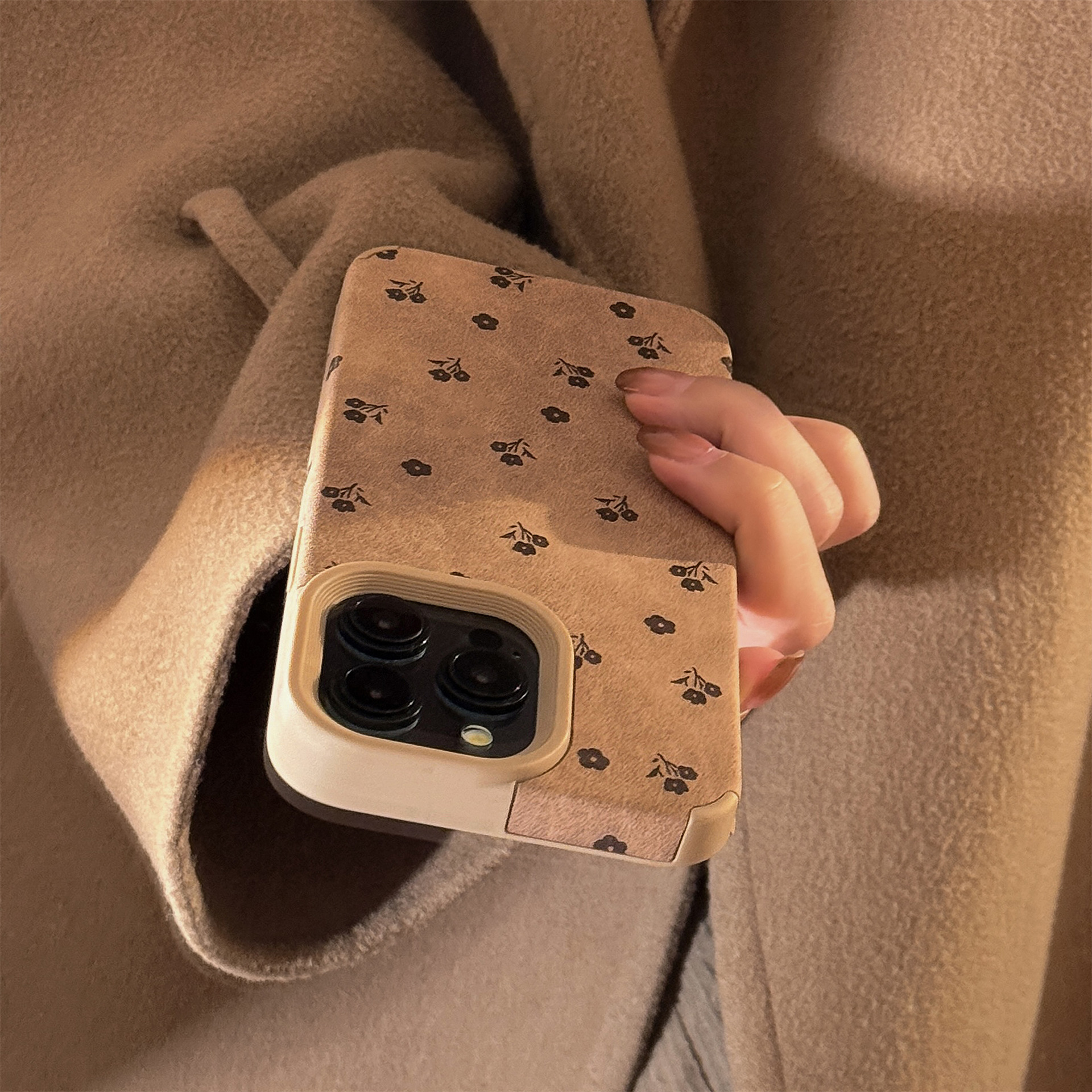 Chic Flora vegan leather phone case 
