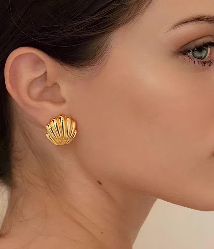 French Vintage Shell Shaped Earrings, High-Shine Textured clip-on earring, Luxury Ear Accessories Gold Shell Earrings