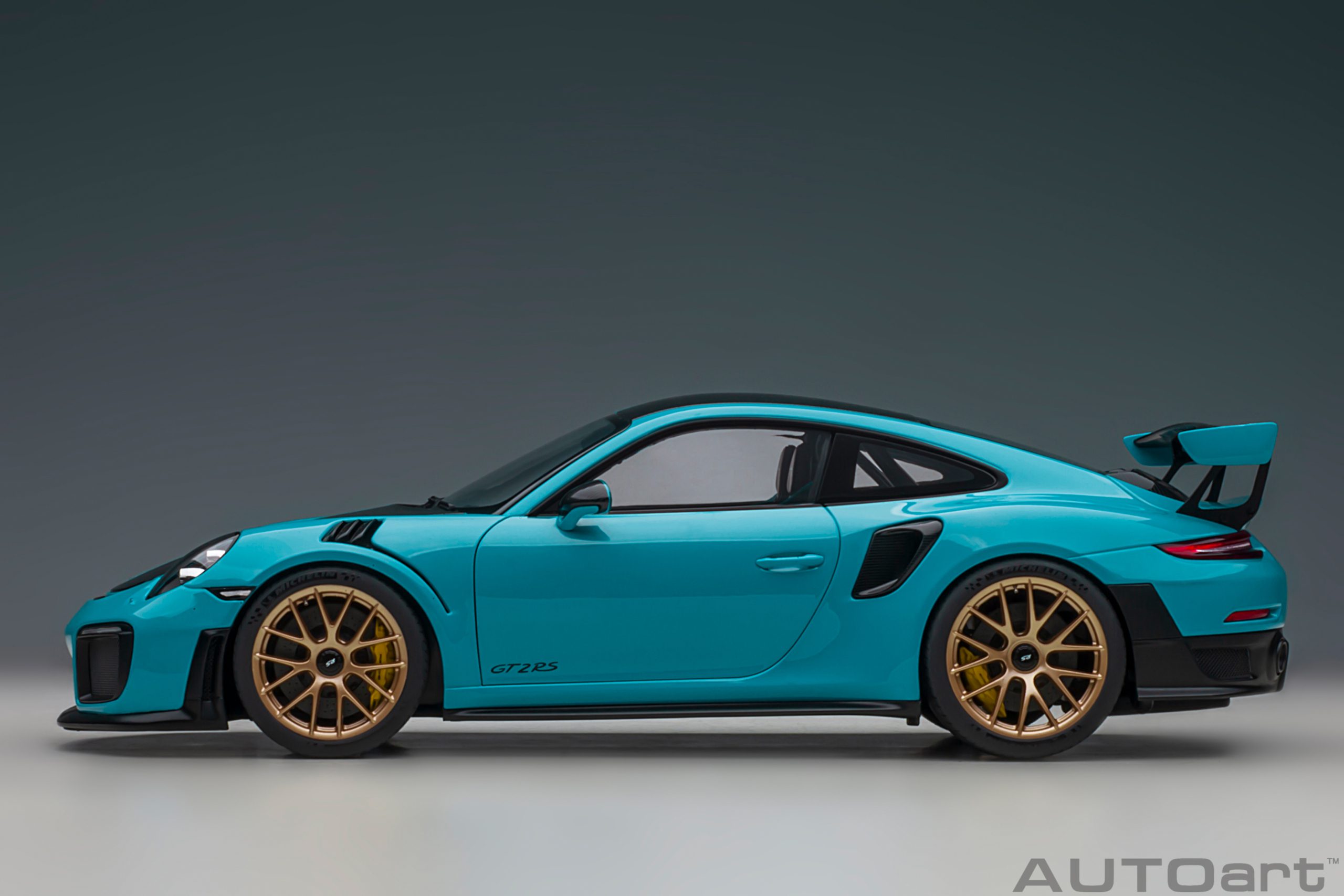 Porsche 911 GT2 RS - Miami Blau - (78175)