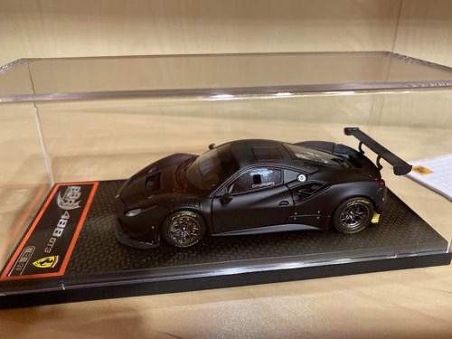 Ferrari 488 GT3 - Matt Schwarz / Matt Carbon Dach - Limit 20 Stück - (BBRC180MB1)