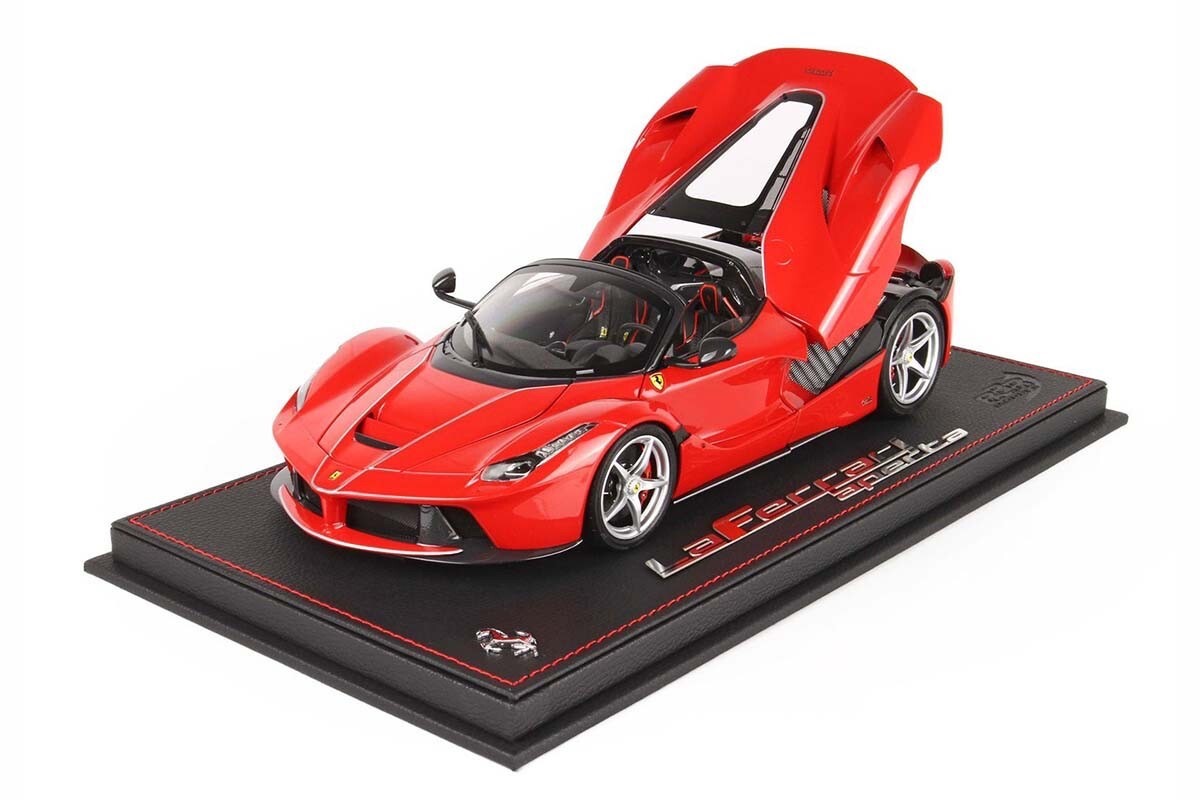 Ferrari LaFerrari Aperta - Rosso Corsa - mit Vitrine - (BBR182231DIE)