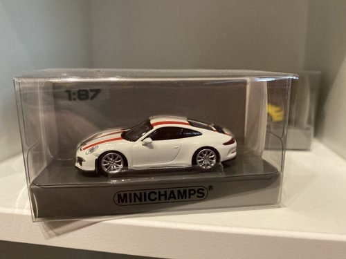 Porsche 911 R - Weiß mit roten Streifen - (870066220)