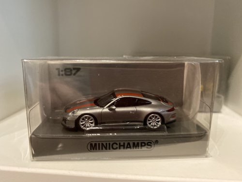 Porsche 911 R - Silber mit roten Streifen - (870066221)