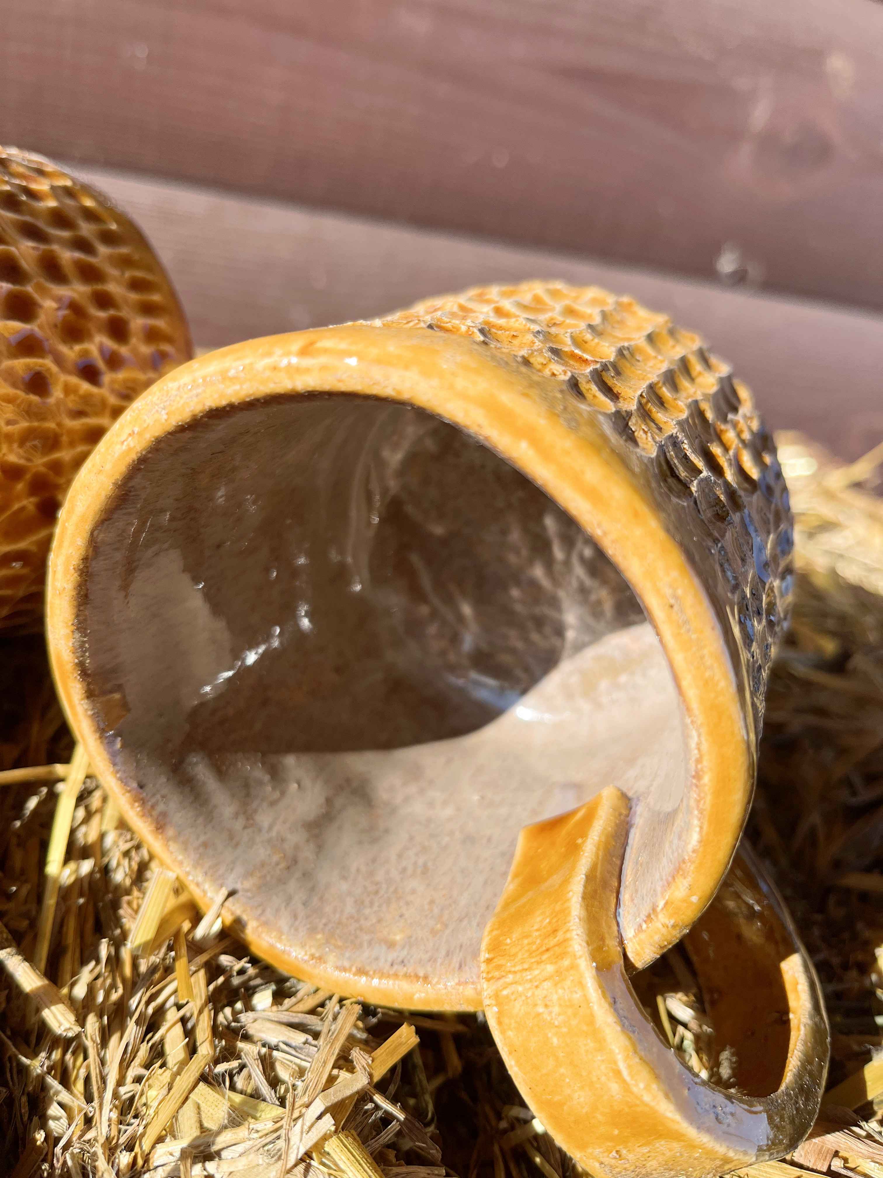 Medaus keramikiniai puodeliai