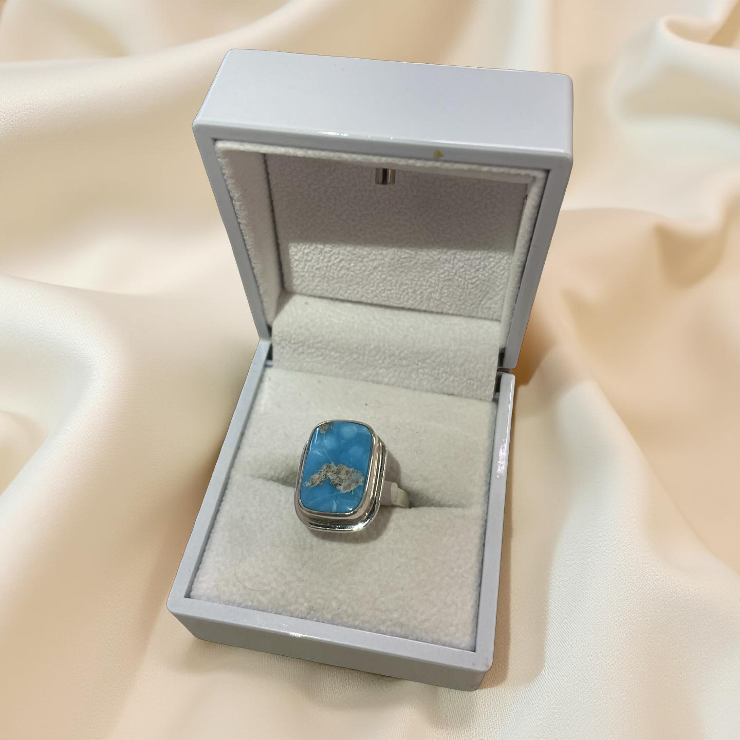 Turquoise silver ring