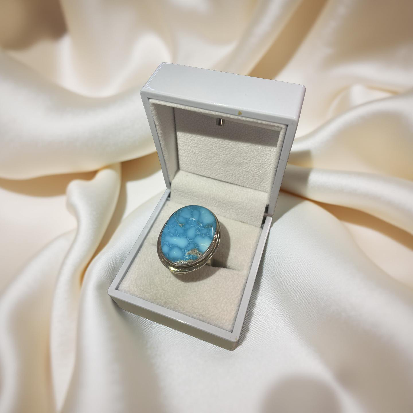 Turquoise silver ring