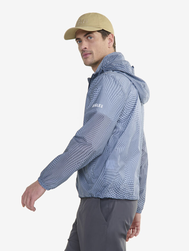 Veste déperlante extra légère et compacte de chez Aigle 