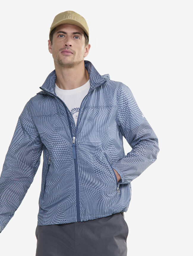 Veste déperlante extra légère et compacte de chez Aigle 