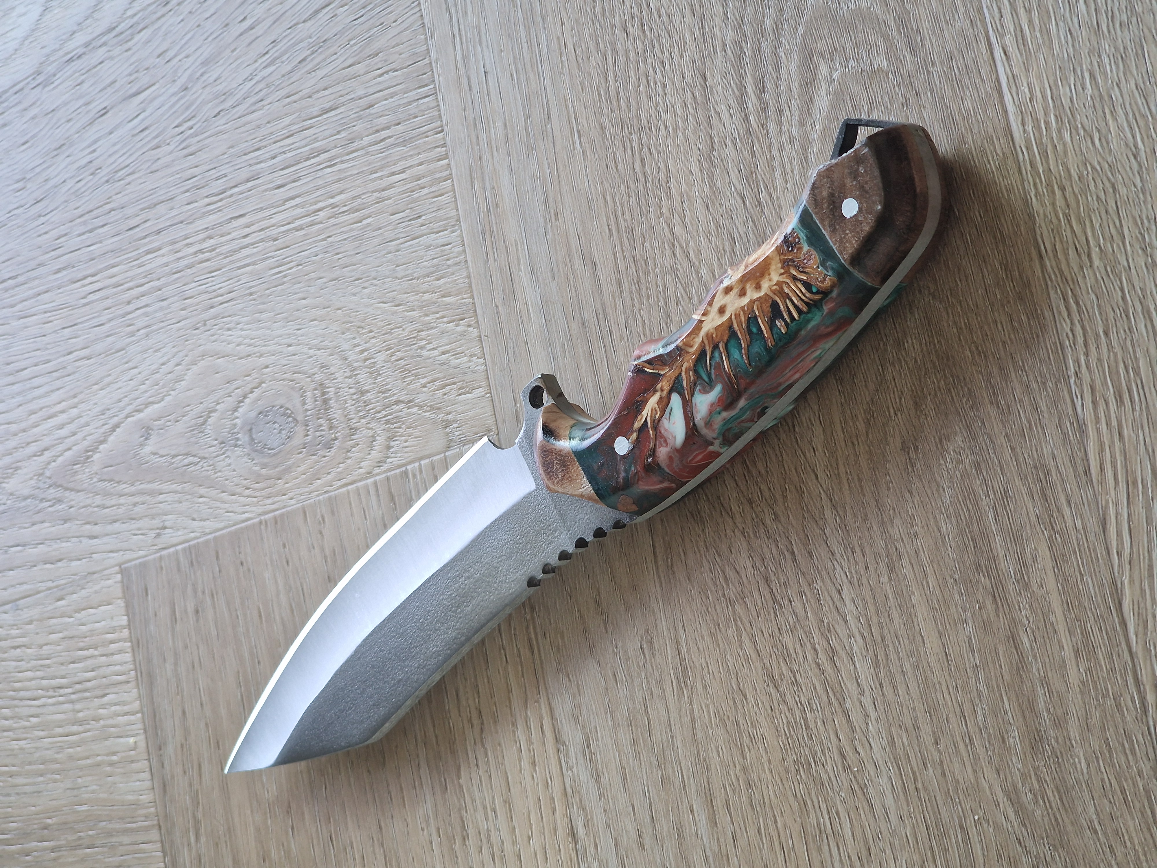 Handmade Fixed Blade Knife with Epoxy Pinecone Handle & 4116 Steel (27cm?