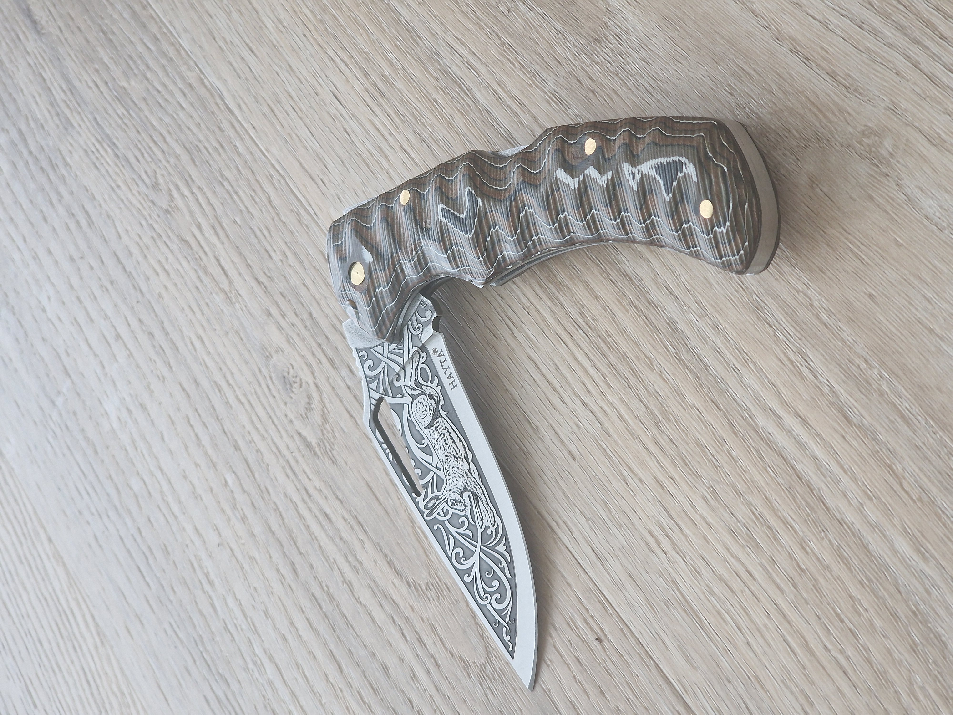 🌟 Zakmes met Lasergegraveerd Lemmet (Konijn) & Composiet Handvat (23 cm)