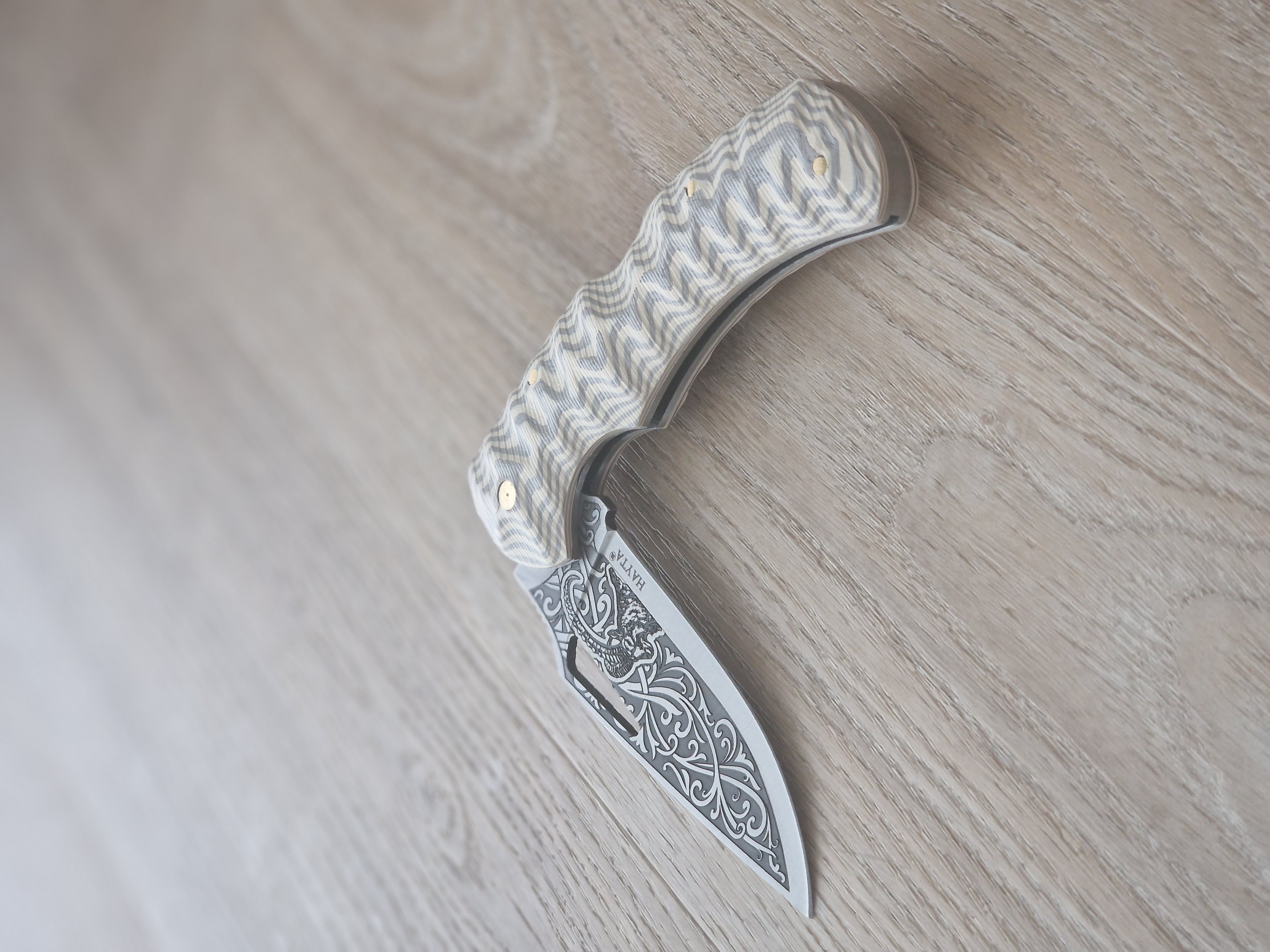 🌟 Handgemaakt Zakmes met Lasergegraveerd Lemmet & Composiet Handvat (23 cm)