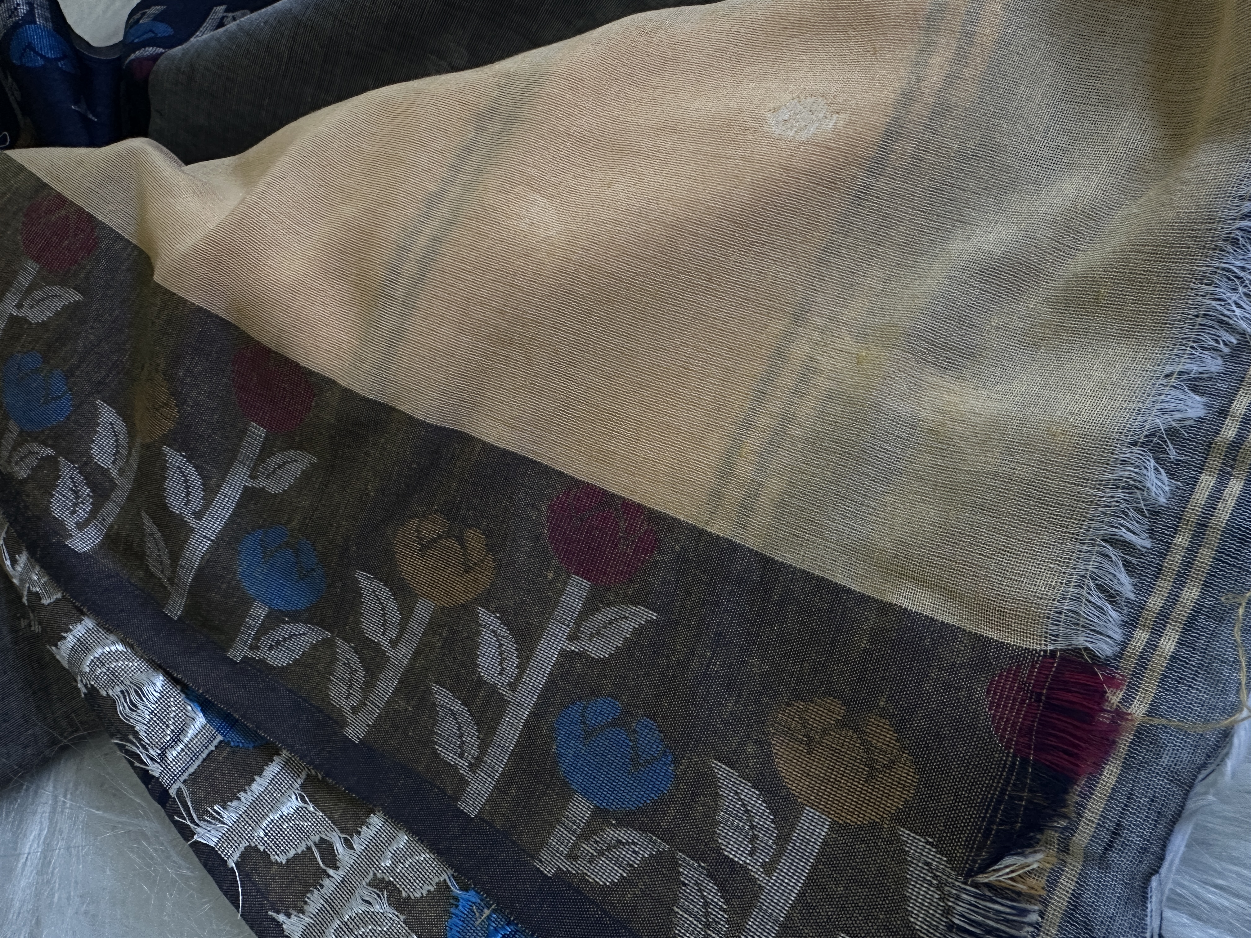 Handwoven Jamdani Linen Cotton Saree