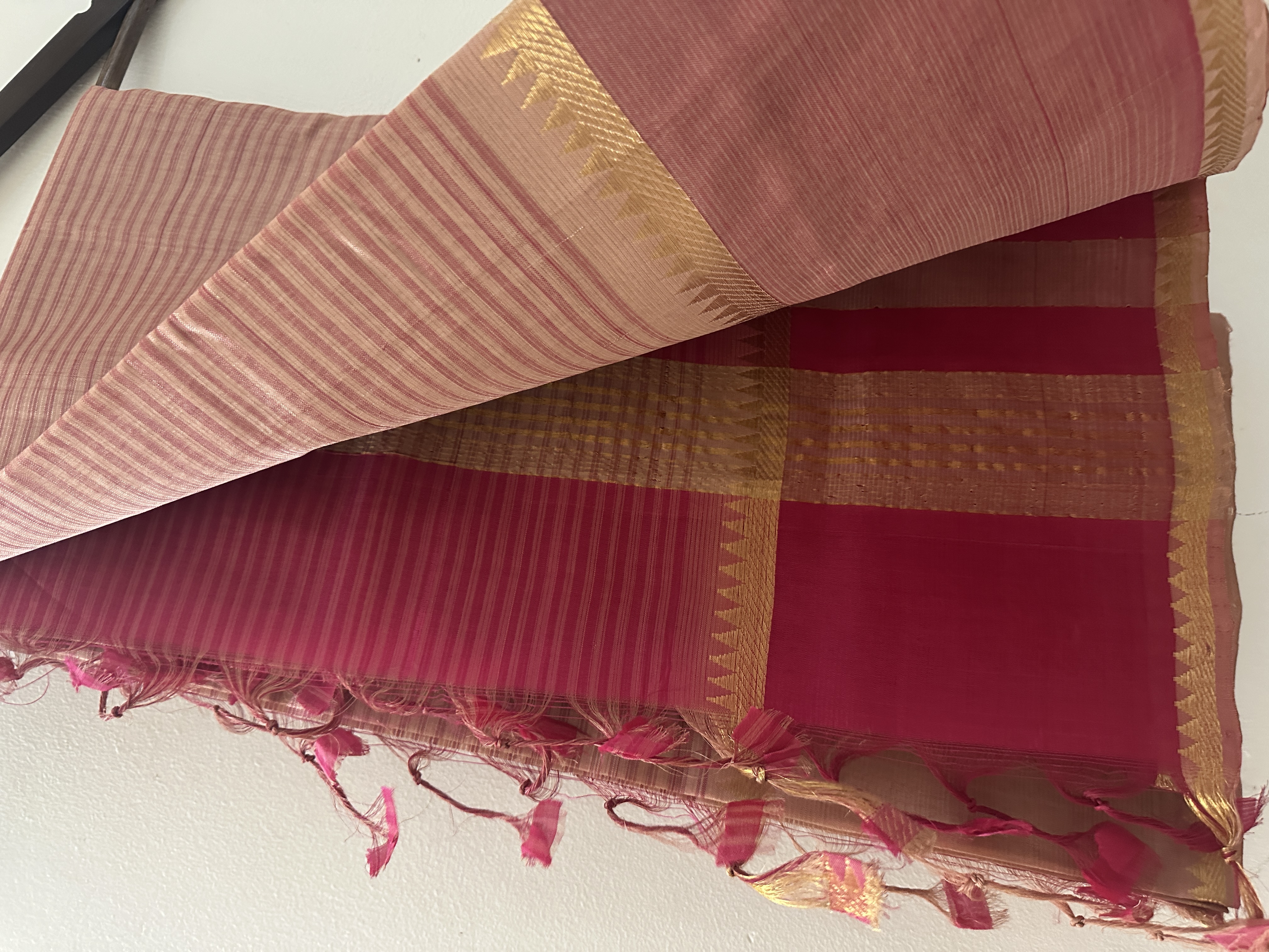 Elegant Pink and Gold Mangalagiri Silk Saree