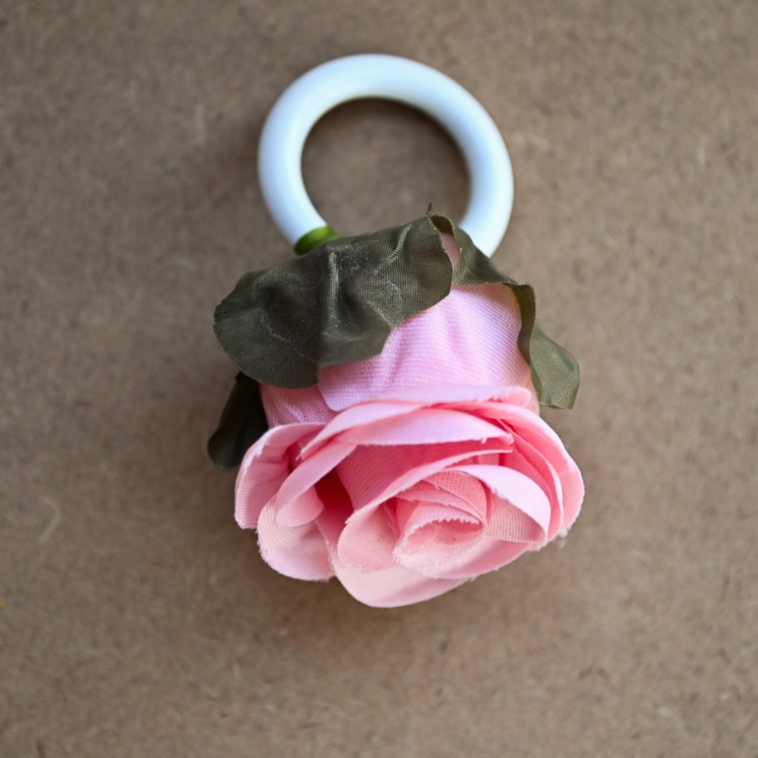 Porta-guardanapo com rosa artificial
