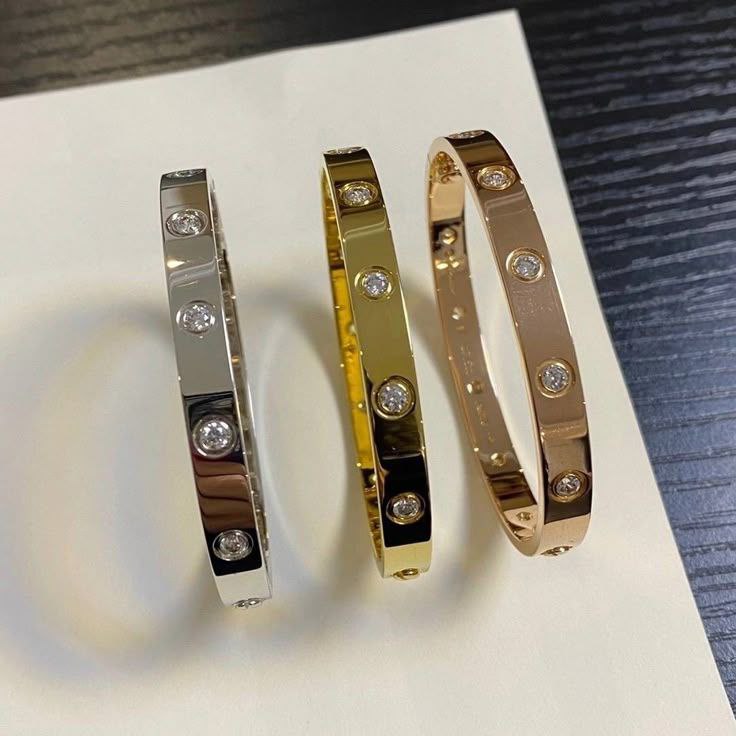 Bracelet Femme en Acier – Cartier LOVE avec Strass ✨