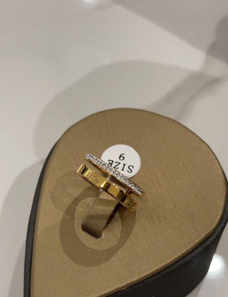 Bague Femme en Acier Doré – Ornée de Strass