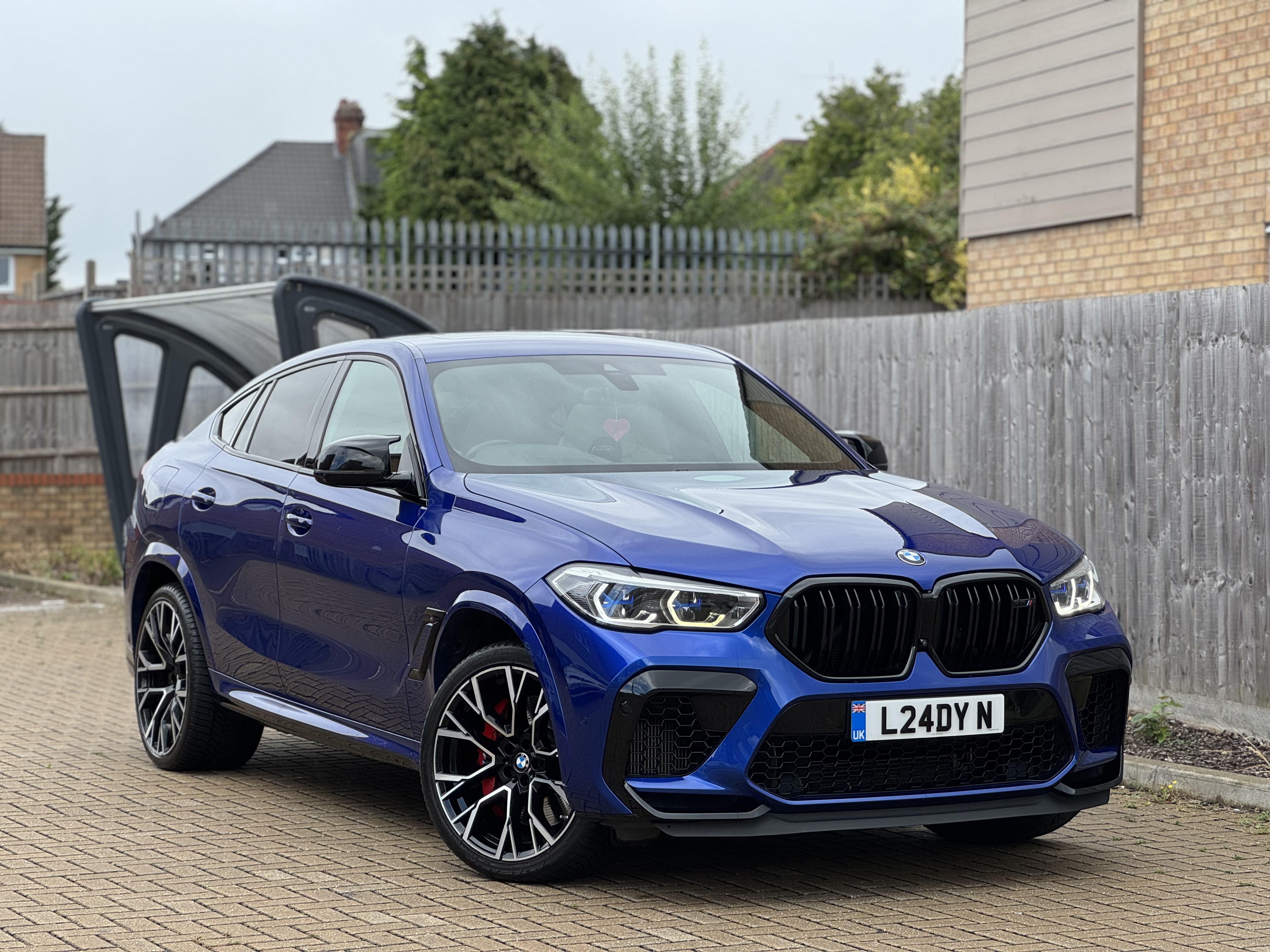 2022 BMW X6M Competition 
