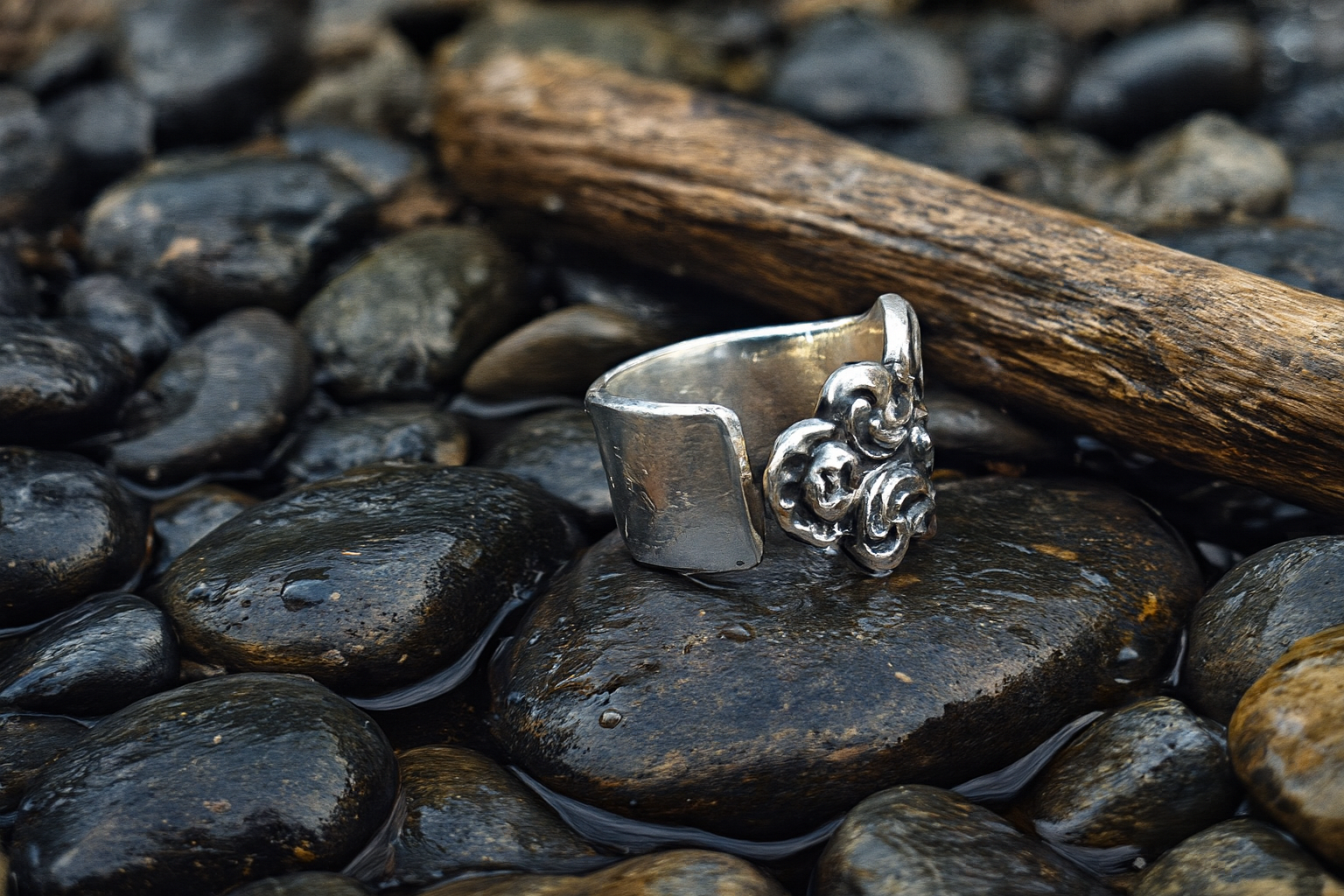 Vintage Triple-Plated Silver Spoon Ring – Ornate Victorian Revival Design size 7