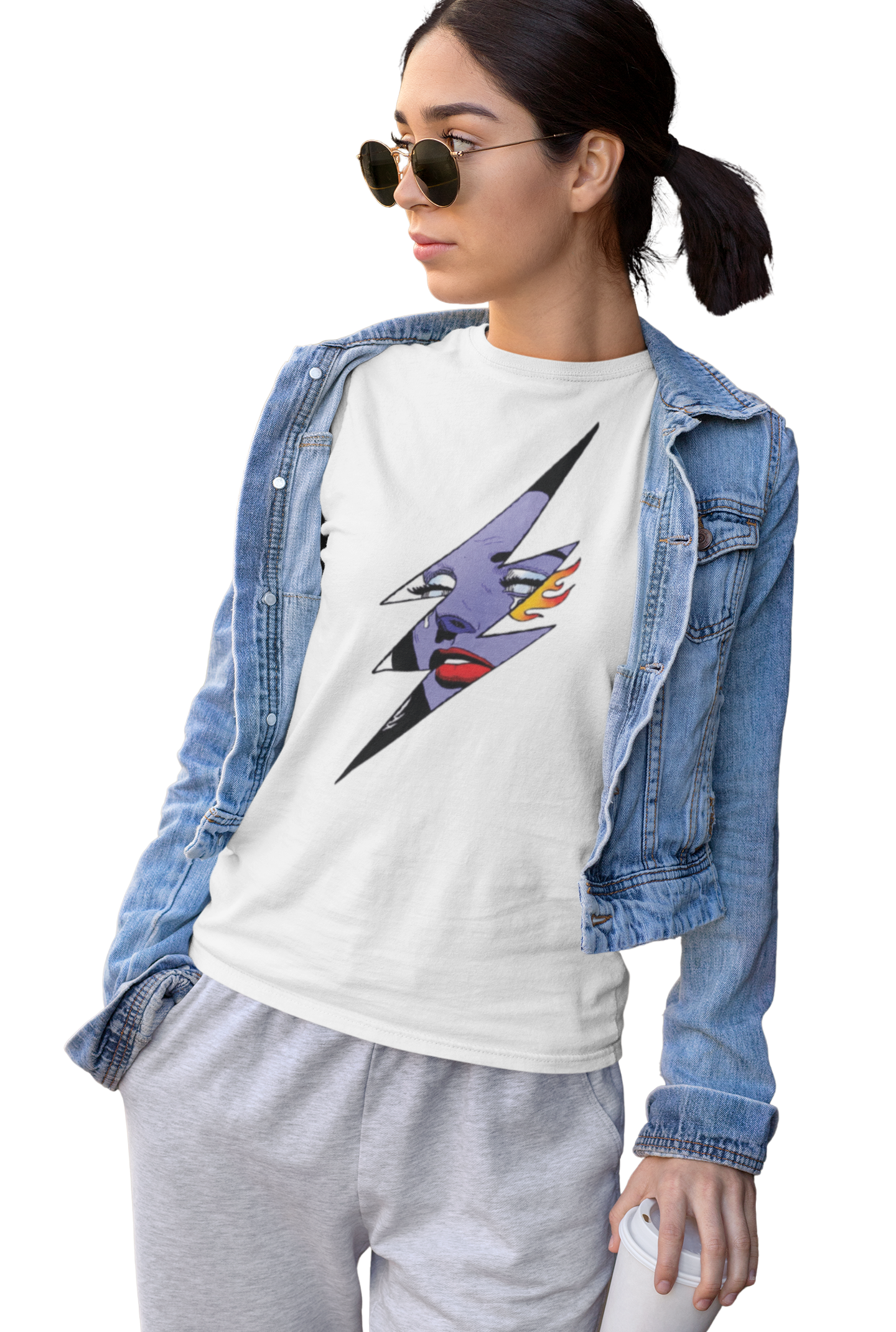 Camiseta blanca con estampado artístico