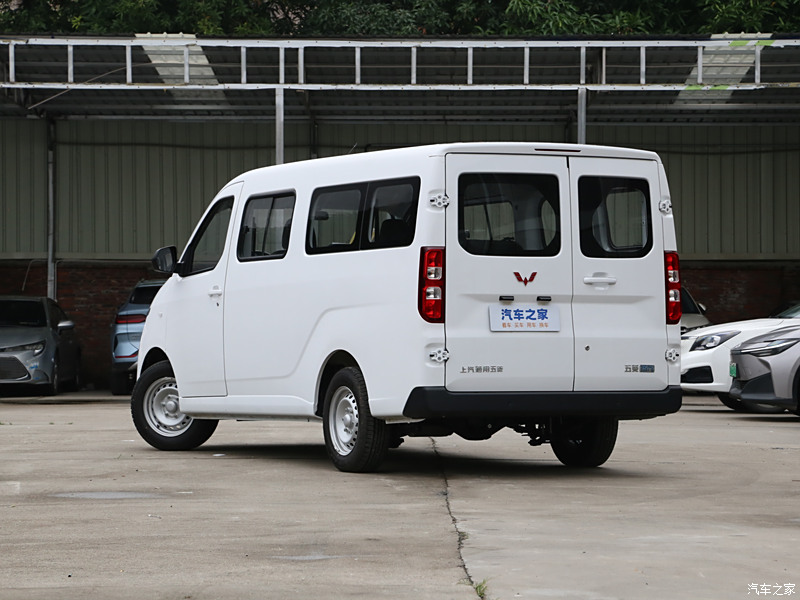 Wuling Yangguang RHD Mini Bus