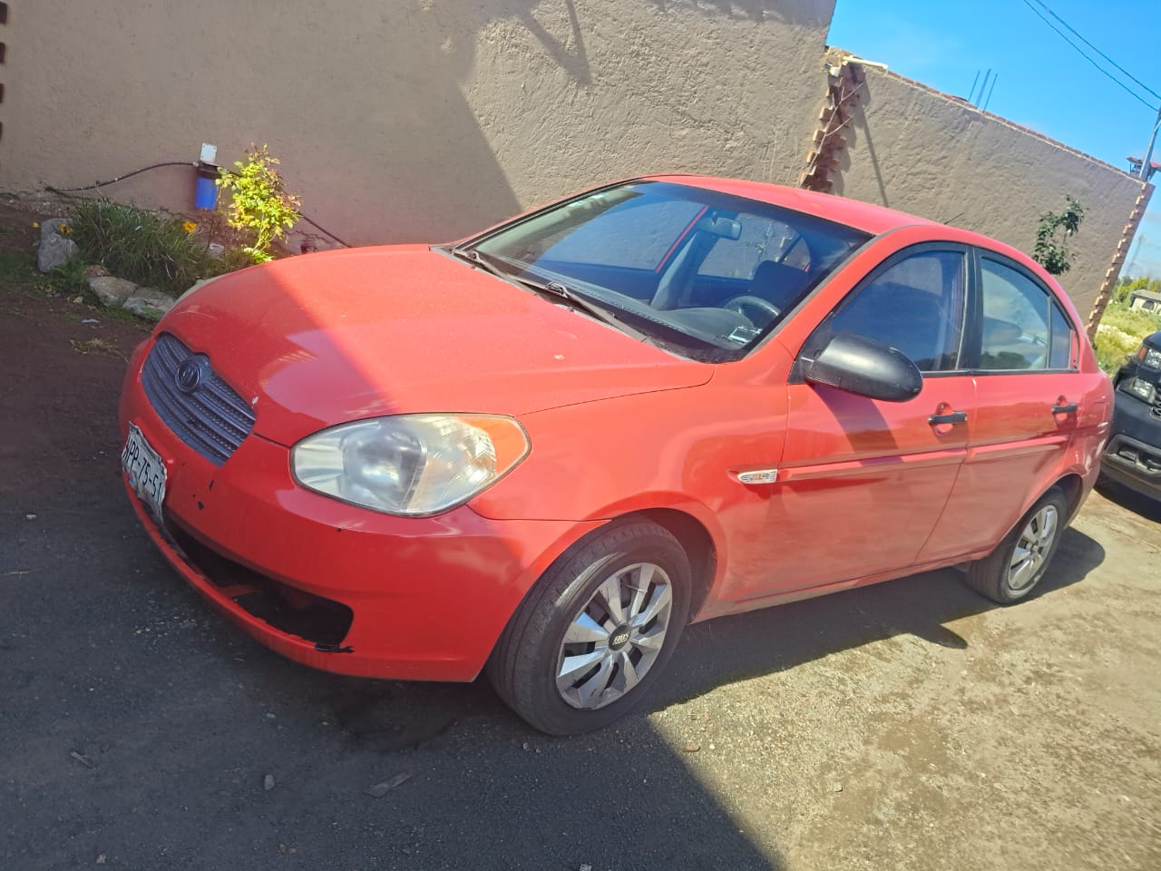 Hyundai Accent rojo
