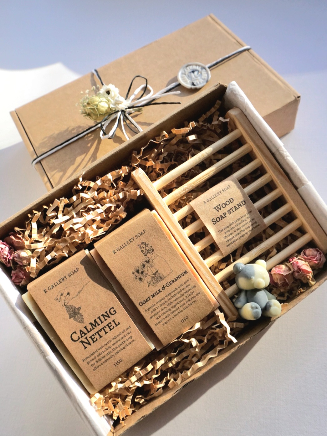 Gift box (2 soaps & Soap stand)
