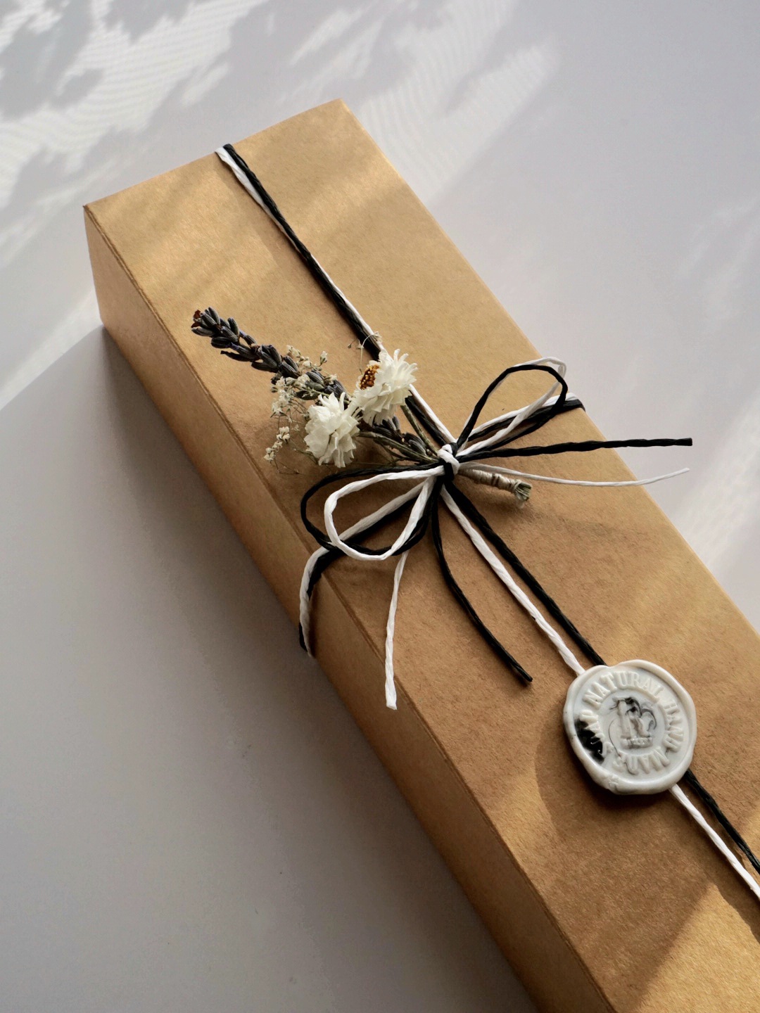 Gift box (2 soaps & Magnetic Soap Holder)