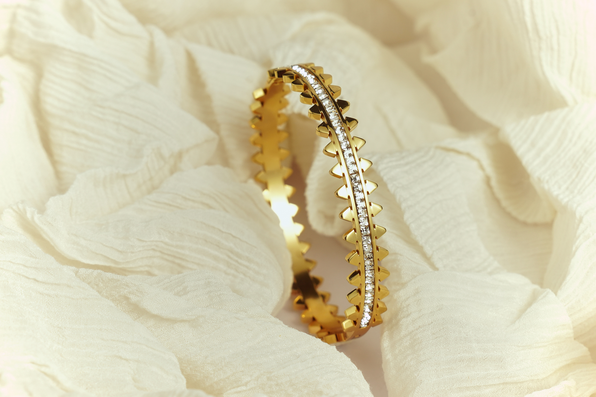 Elegant Gold Bracelet
