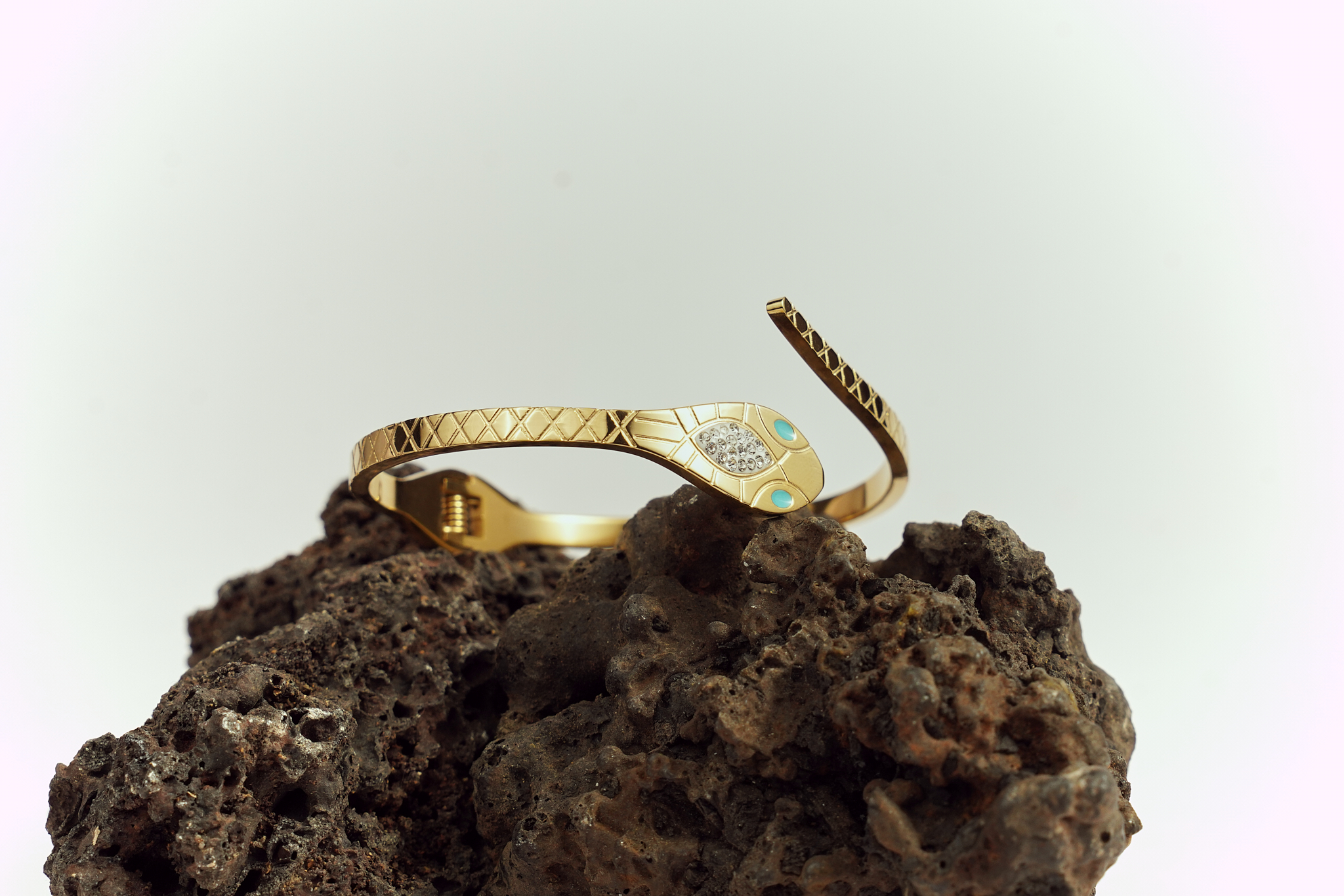 Elegant Gold Snake Bracelet