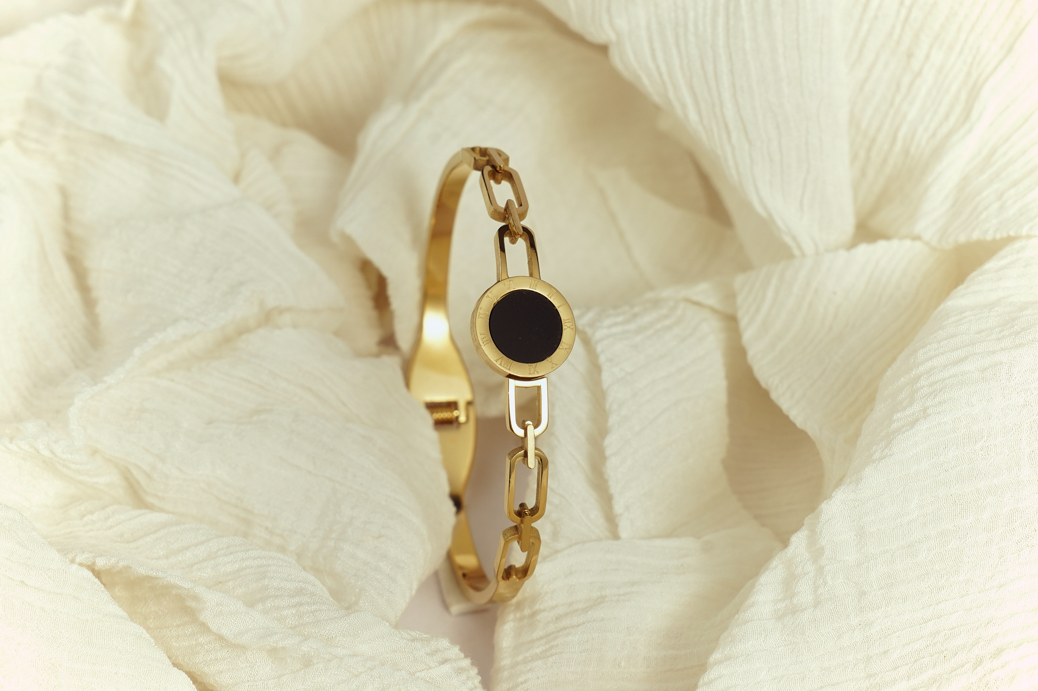 Elegant Gold Bracelet