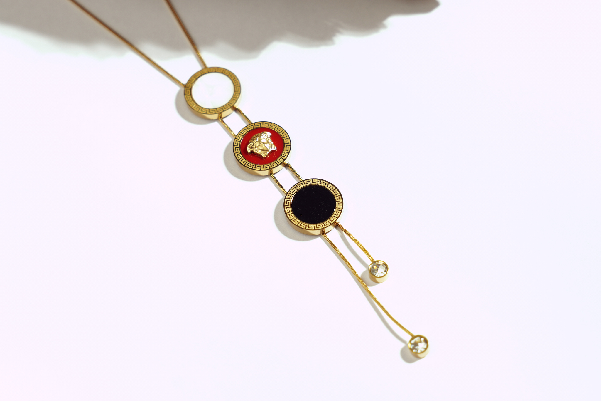 Elegant Circle Pendant Necklace
