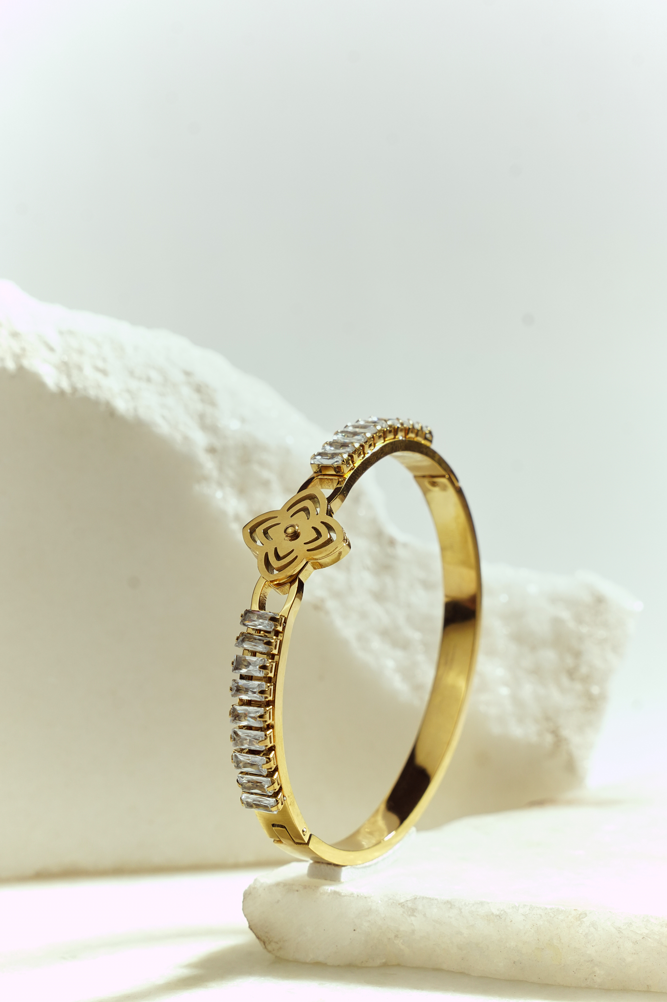 Elegant Gold Bracelet