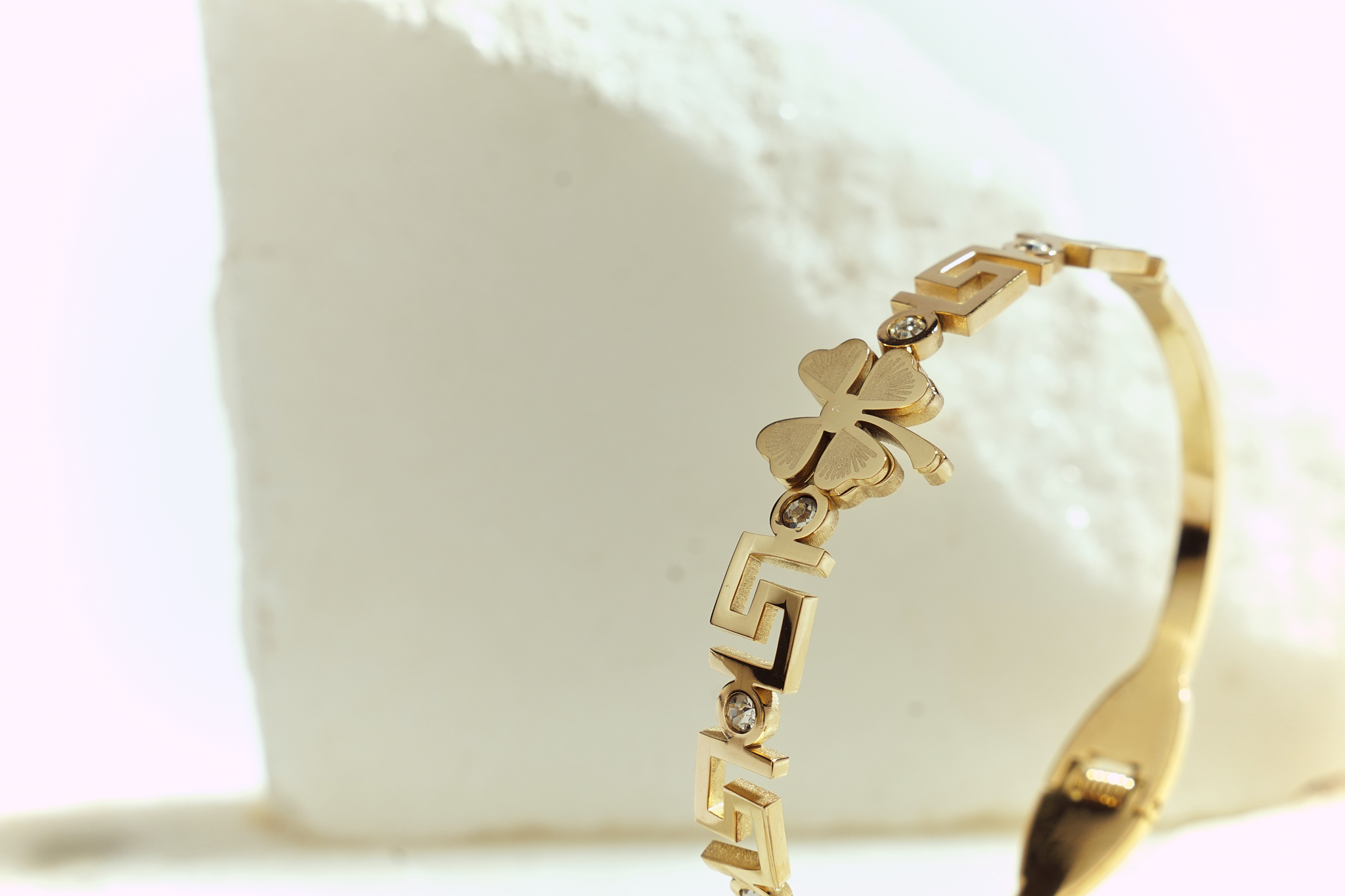 Elegant Gold Bracelet