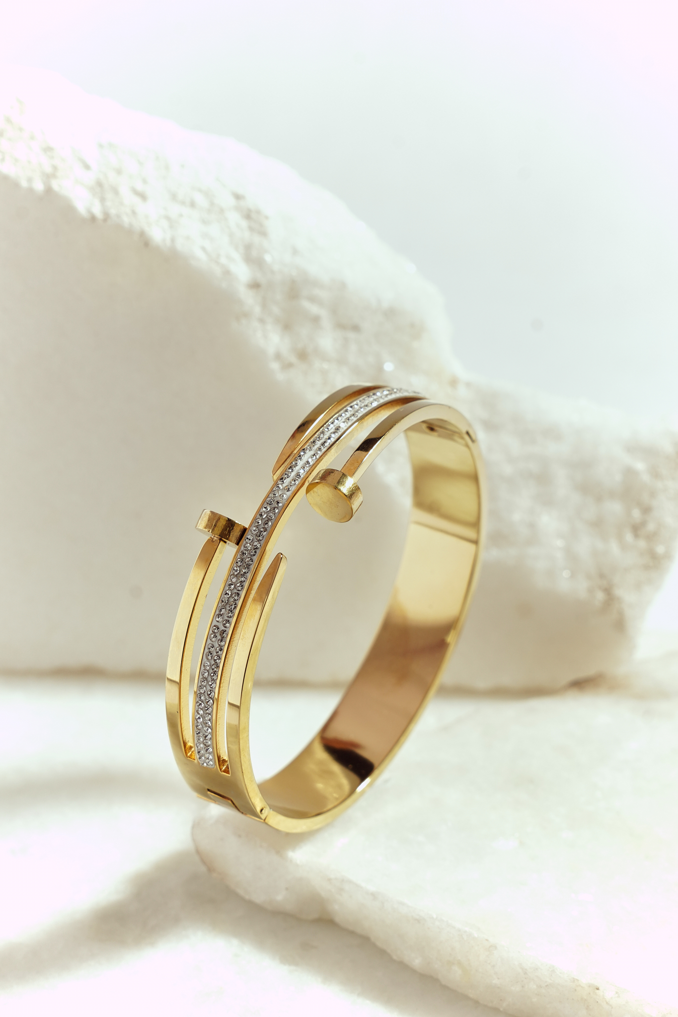 Elegant Gold Bangle Bracelet