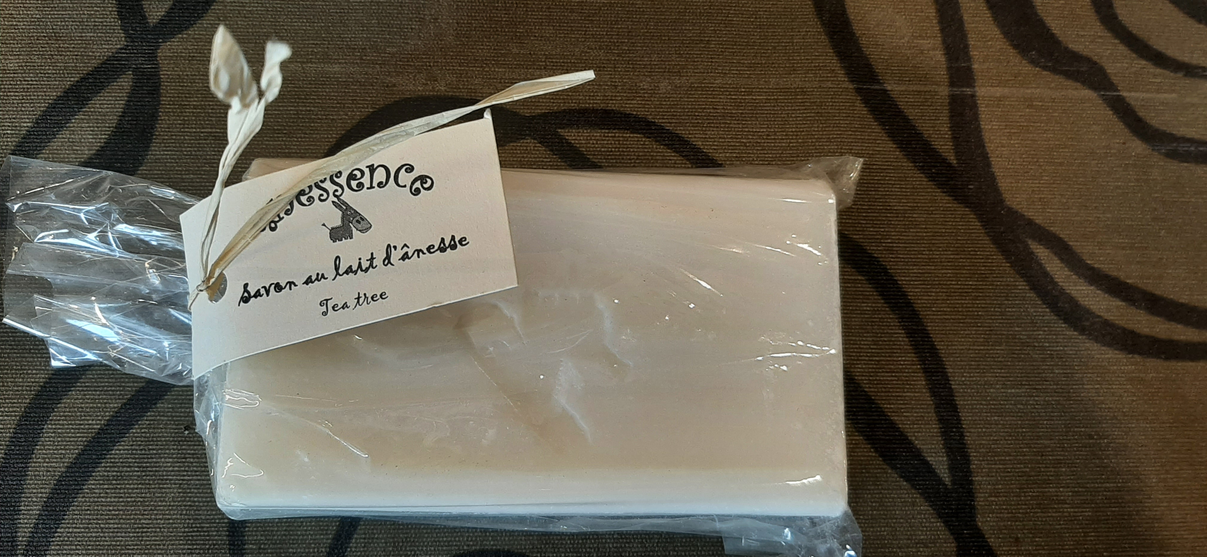 Savon au lait d'Anesse et tea tree 200g