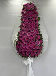 Pembe Çiçekli Çelenk